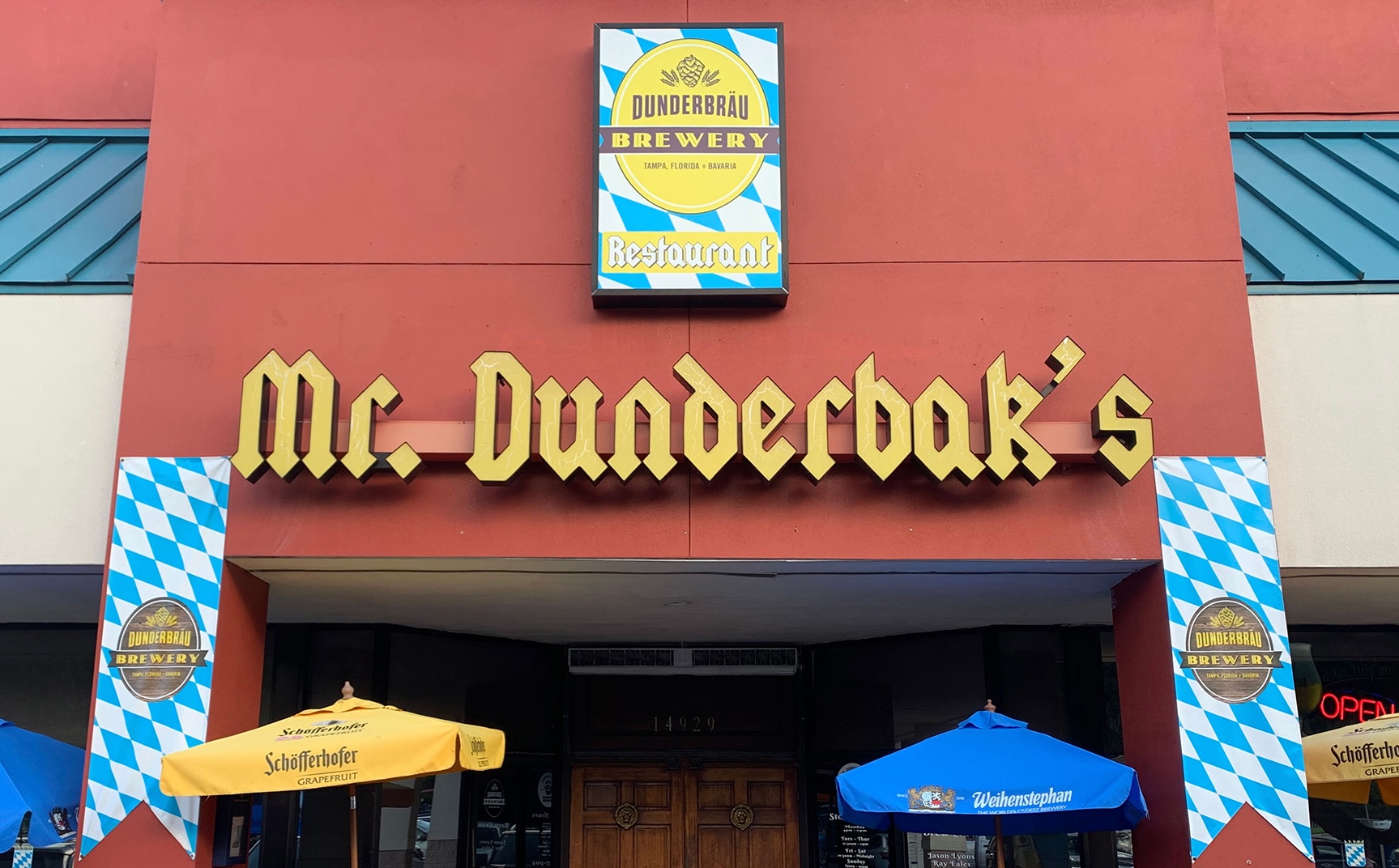 Restaurant sign for Mr. Dunderbaks